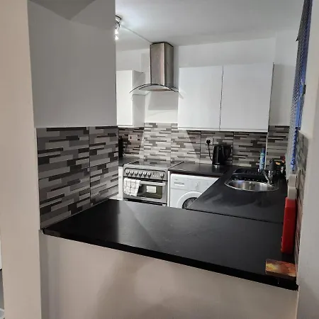 1 Bedroom Service Apartment With Netflix West Thurrock Exterior photo