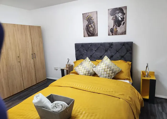 1 Bedroom Service Apartment With Netflix
