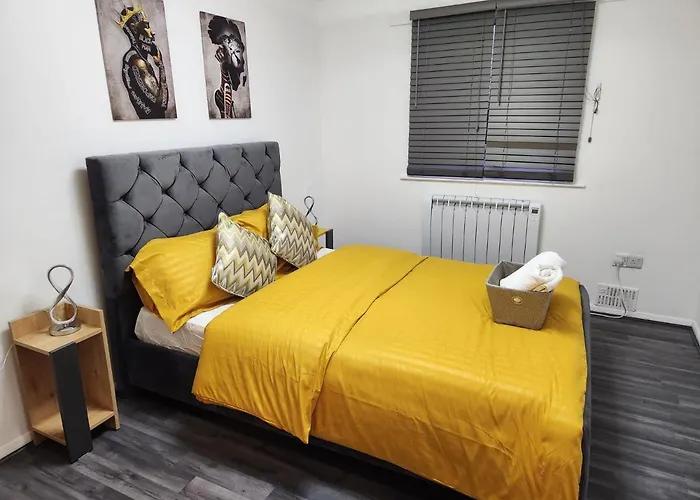 1 Bedroom Service Apartment With Netflix