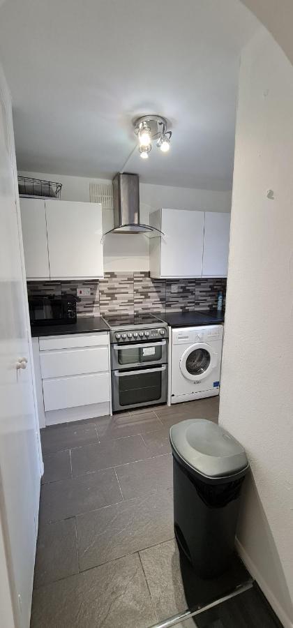 1 Bedroom Service With Netflix Apartment West Thurrock