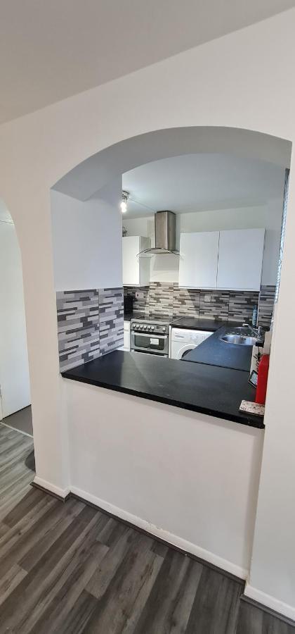 1 Bedroom Service With Netflix West Thurrock