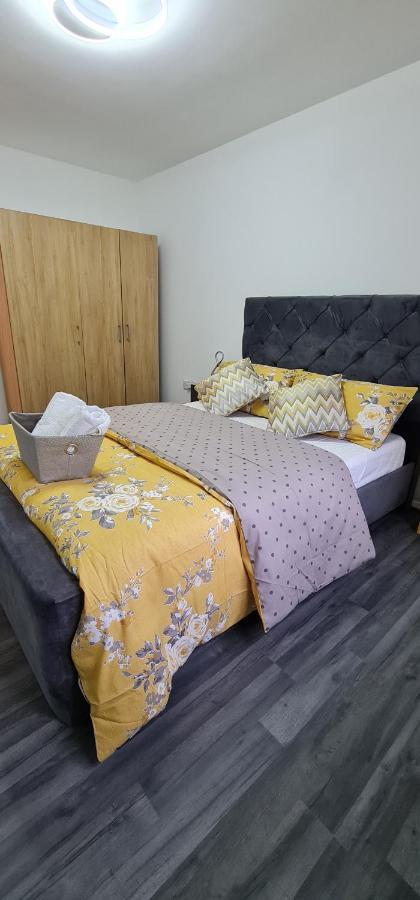1 Bedroom Service With Netflix Apartment