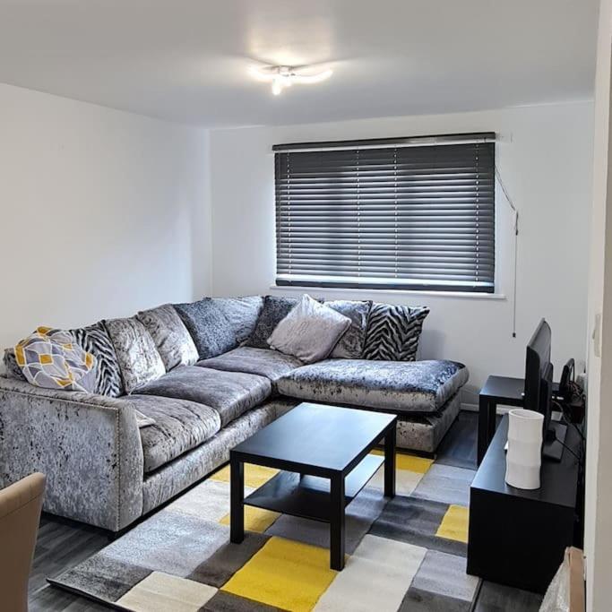 Apartment 1 Bedroom Service With Netflix West Thurrock