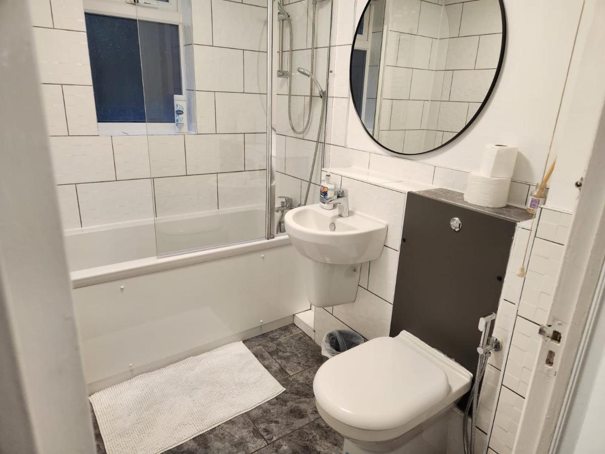 1 Bedroom Service With Netflix Apartment